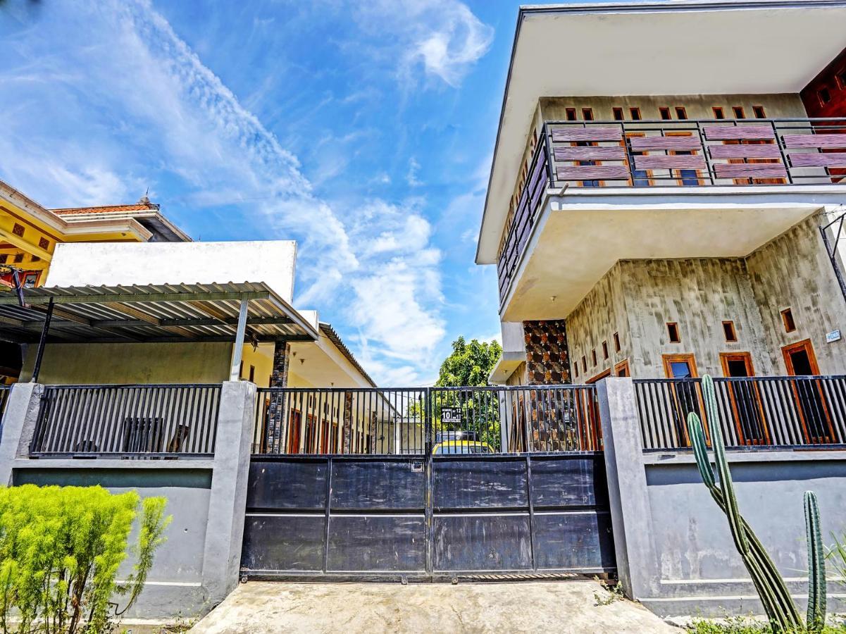 Spot On 91824 Rumah Kaloka Syariah Probolinggo Eksteriør bilde
