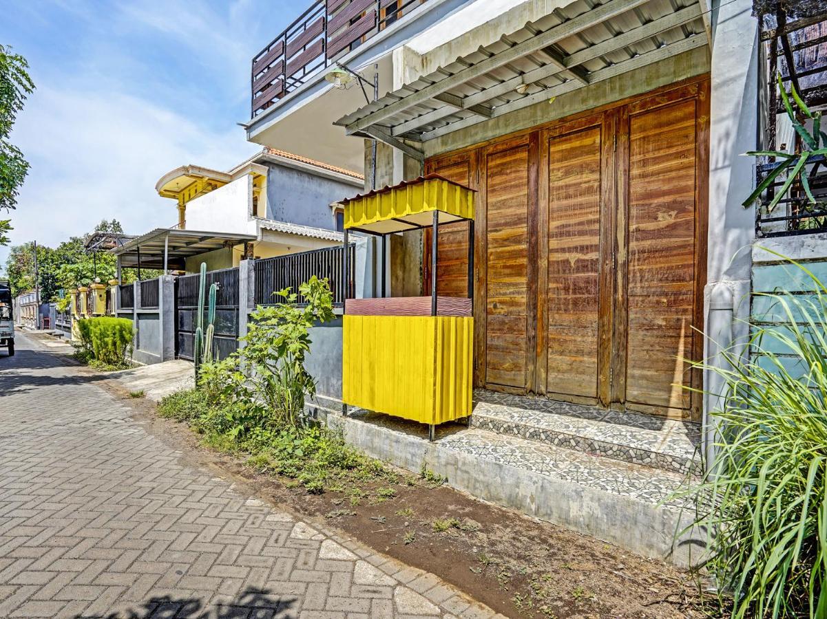 Spot On 91824 Rumah Kaloka Syariah Probolinggo Eksteriør bilde