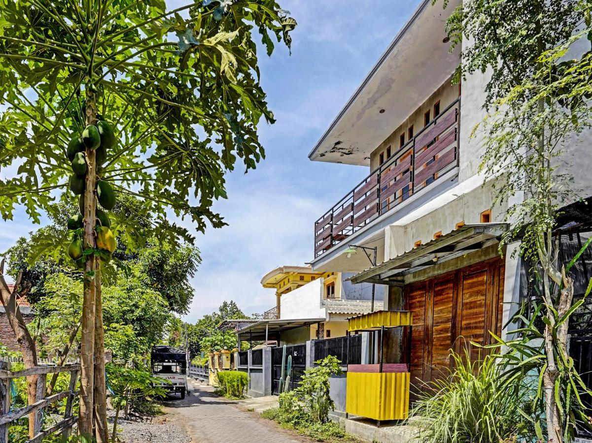 Spot On 91824 Rumah Kaloka Syariah Probolinggo Eksteriør bilde