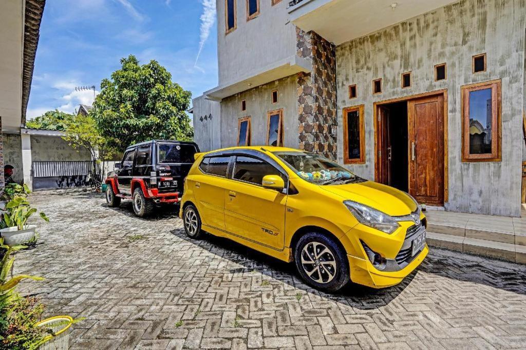 Spot On 91824 Rumah Kaloka Syariah Probolinggo Eksteriør bilde